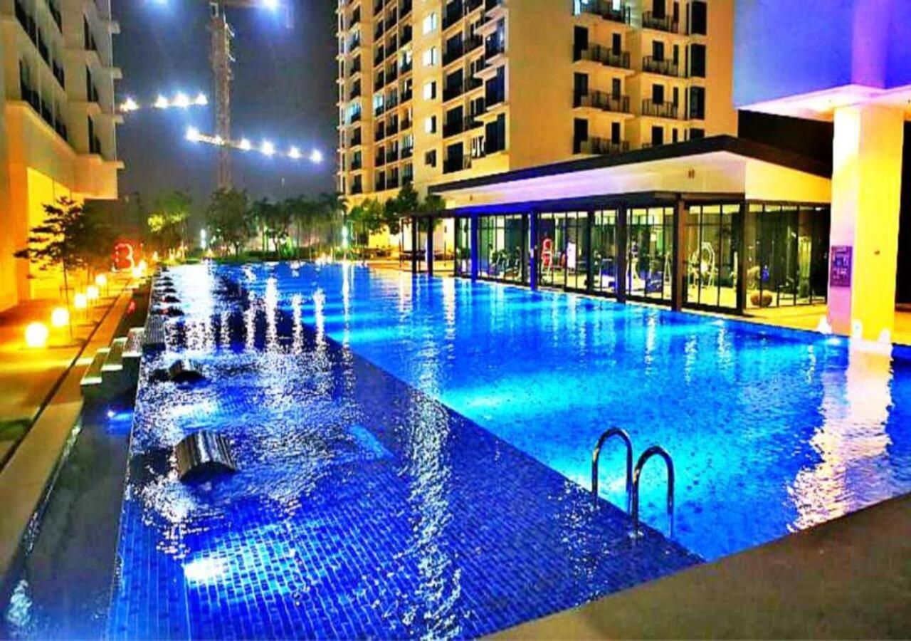 Peanut Butter Homestay #Trefoil Setia City Setia Alam Exterior photo